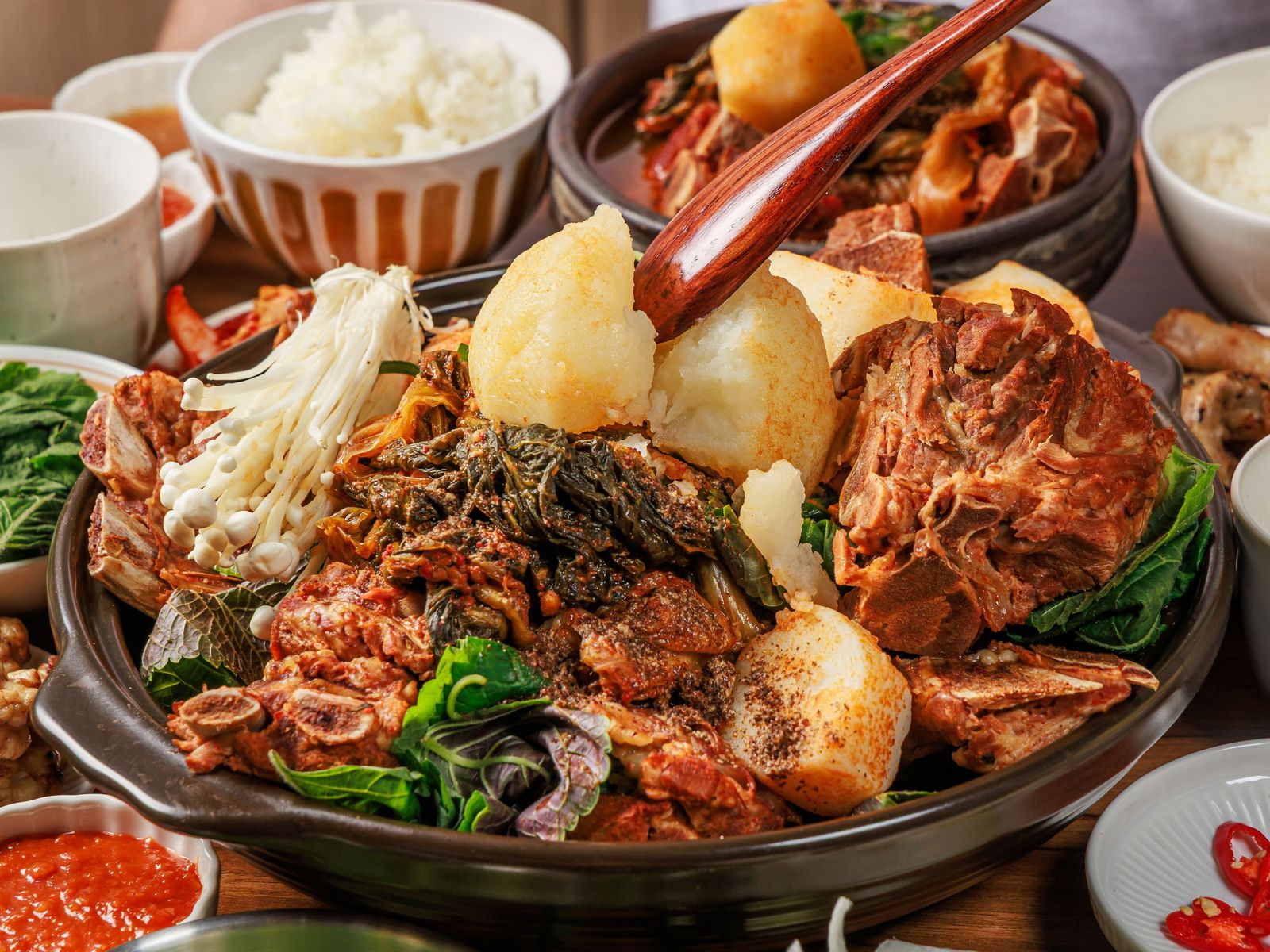 감자탕 대 4인